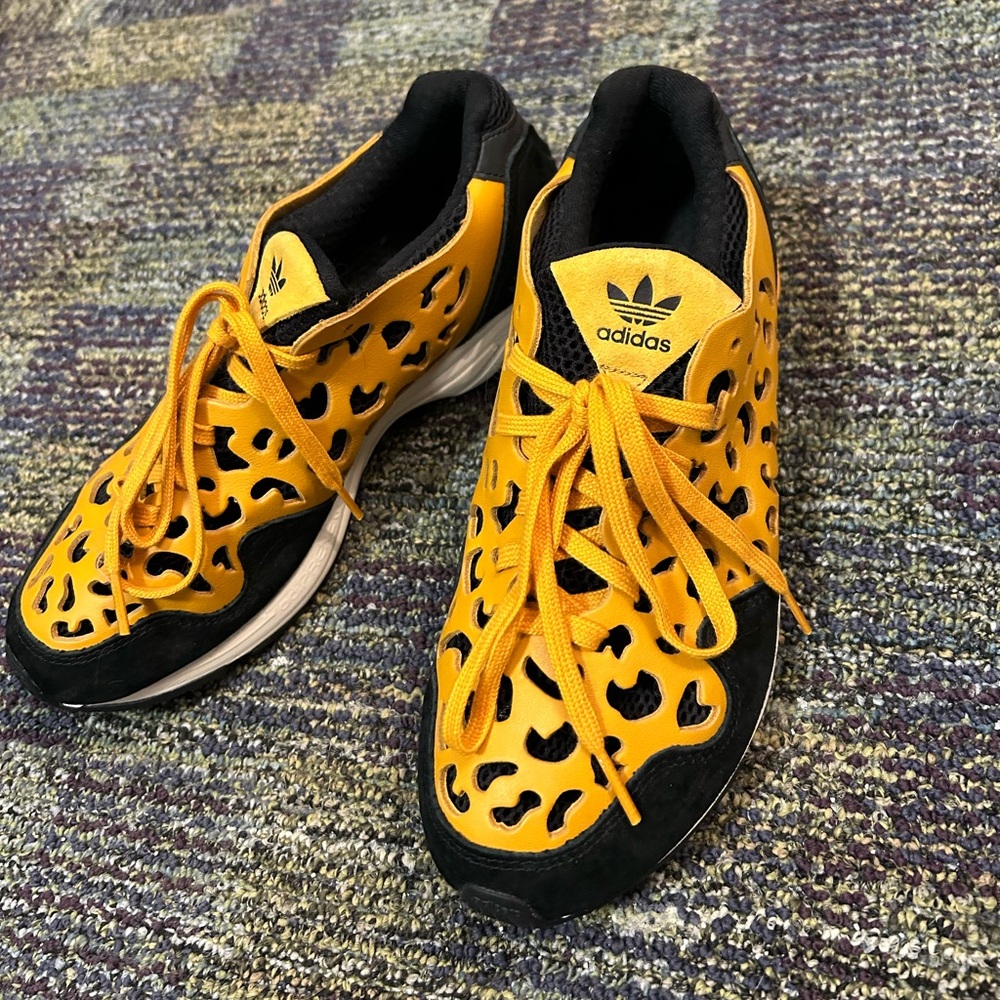 Adidas cheetah shoes women’s 7